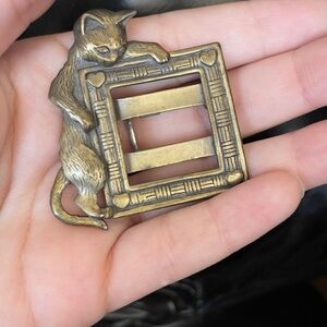 Vintage cat frame picture brooch